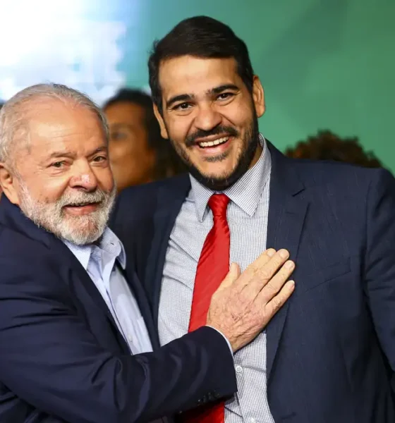 AGU: Ministro Recebe R$307 Mil em Honorários em Junho
